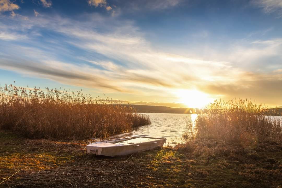 Markazi-víztározó csónak